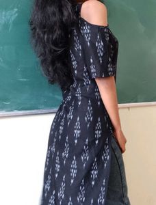 Women Black Printed Kurti
