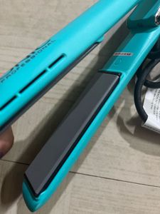 IKONIC Professional Vibe Hair Straightener