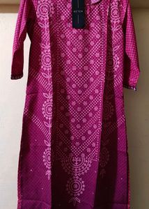 Magenta &amp; White Floral Printed Kurta