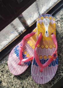Cute Pink & Patterned Flip Flops💗