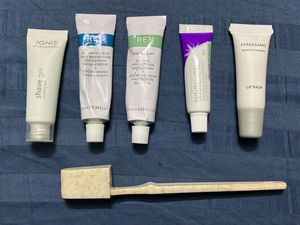 Lufthansa Grooming Kit with Bag