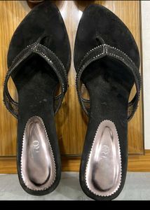 Metro Black Heels