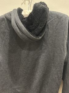 Sweats &amp; Hoodie (men &amp; Women) Fur Cap