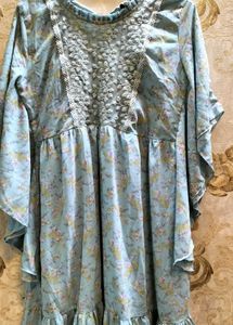 Women&#39;s Top.Size 34.Length 37.