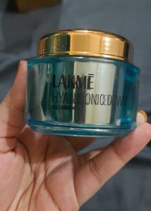 Lakme Hyaluronic Dewy Gel Creme