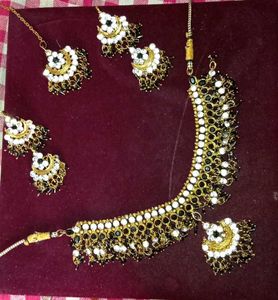 Elegant Indian Jewelry Set