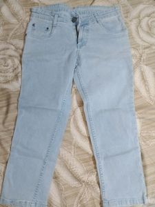 Light Blue/ Sky blue Capre Jeans