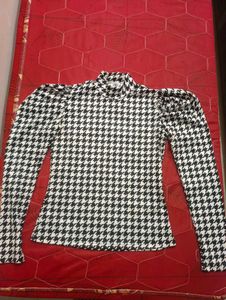 Houndstooth Puff Sleeve Top