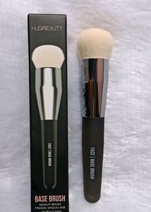 Huda Beauty Lisptick And Brush ♥️💕
