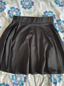 Black skater skirt