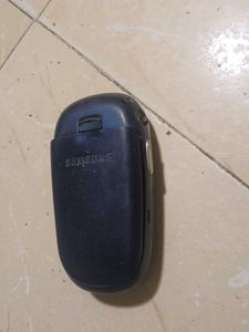 Vintage Samsung Flip Phone