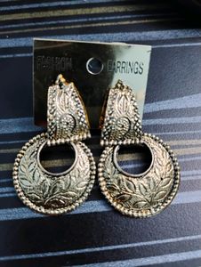 Set Of 2 Metal Earings