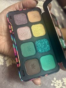 Makeup Revolution Shadow Palette