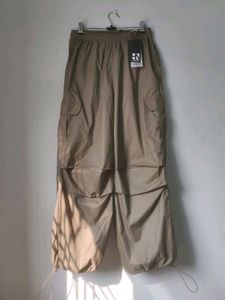OLIVE PARACHUTE CARGO PANTS