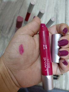 Lip crayon, lipstick &amp; kajal