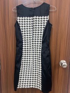 This VERO MODA HOUNDSTOOTH BLACK & WHITE Dress