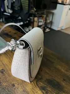 100%AUTHENTIC GUESS PURSE