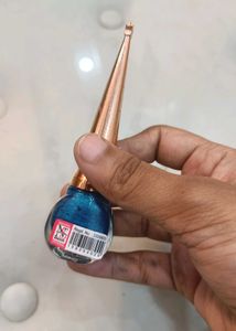 Sparkling Blue Glitter Eyeliner