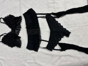 Black Lace Garter Set