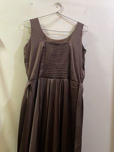 Elegant Brown Dress with Bow Detail