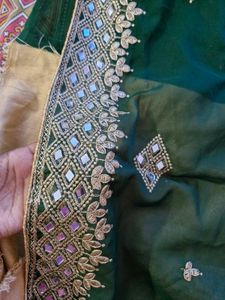 Beautiful Green Saree With Blouse Piece