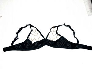 (815) Sexy Bra. 32