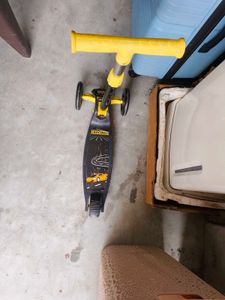 Kids 3-Wheel Scooter - Black &amp; Yellow