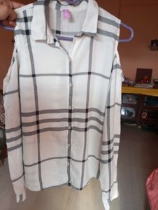 cut Shoulder Shirt 👚