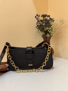 Chic Black Handbag