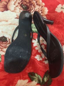 Vishudh Black Heels Woman