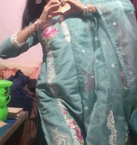 Floral Embroidered Kurta