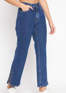 Mid rise blue jeans