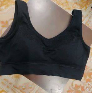 Black Wireless Sports Bra