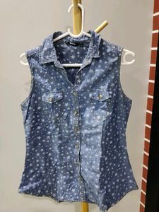 Sleevless Denim Shirt