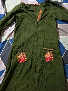 Green Mid Lenght Dress/kurta With Pockets 🌲