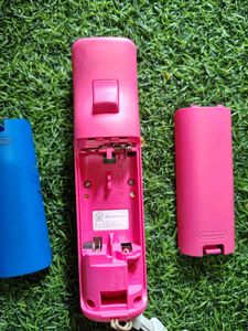 Nintendo Wii Remotes - Red Mario &amp; Pink Og