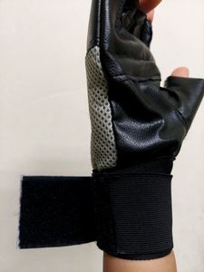 Black Gym/Driving Gloves With Adjustable Straps