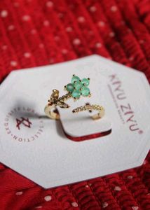 Antitarnish Emerald Flower Ring