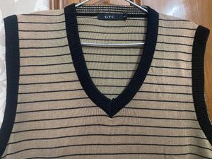 Cut Sleeves Woolen Sweater For Men