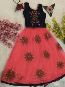 crop top and full embroidary skart..