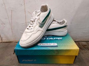 used sneakers | Running Shoes