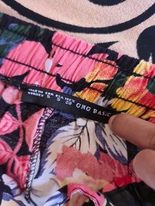 Straight Pant Floral Print On Black Base.