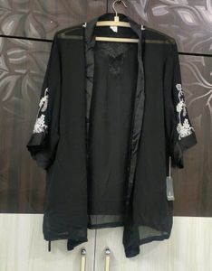 Korean Brand New Pretty Black Shrug ✨
