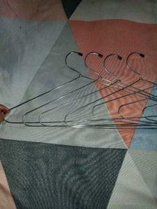 Pack Or 6 Hangers