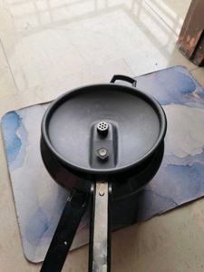 Hawkins Futura 5 Liter Pressure Cooker