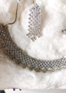 Elegant Necklace &amp; Earring Set
