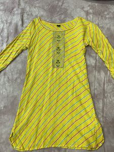 Yellow Lehriya Print Short Kurti – Size S