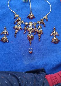 Maroon Jewellery set
