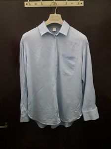 H&amp;M Textured Light Blue Shirt📘🎧