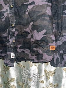 CLASSIC Button-Down Shirt